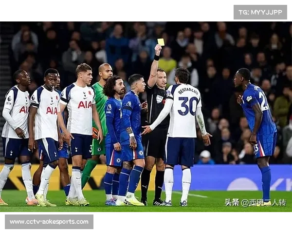 VAR判罚引争议,主帅场边抗议 VAR判罚引争议,主帅场边抗议